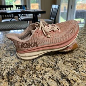 Women’s Hoka Clifton 9